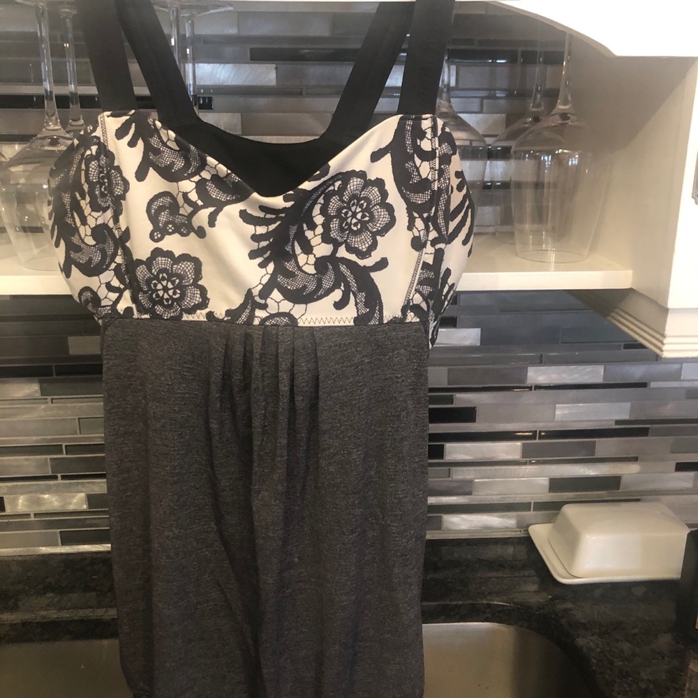 Lululemon tank top